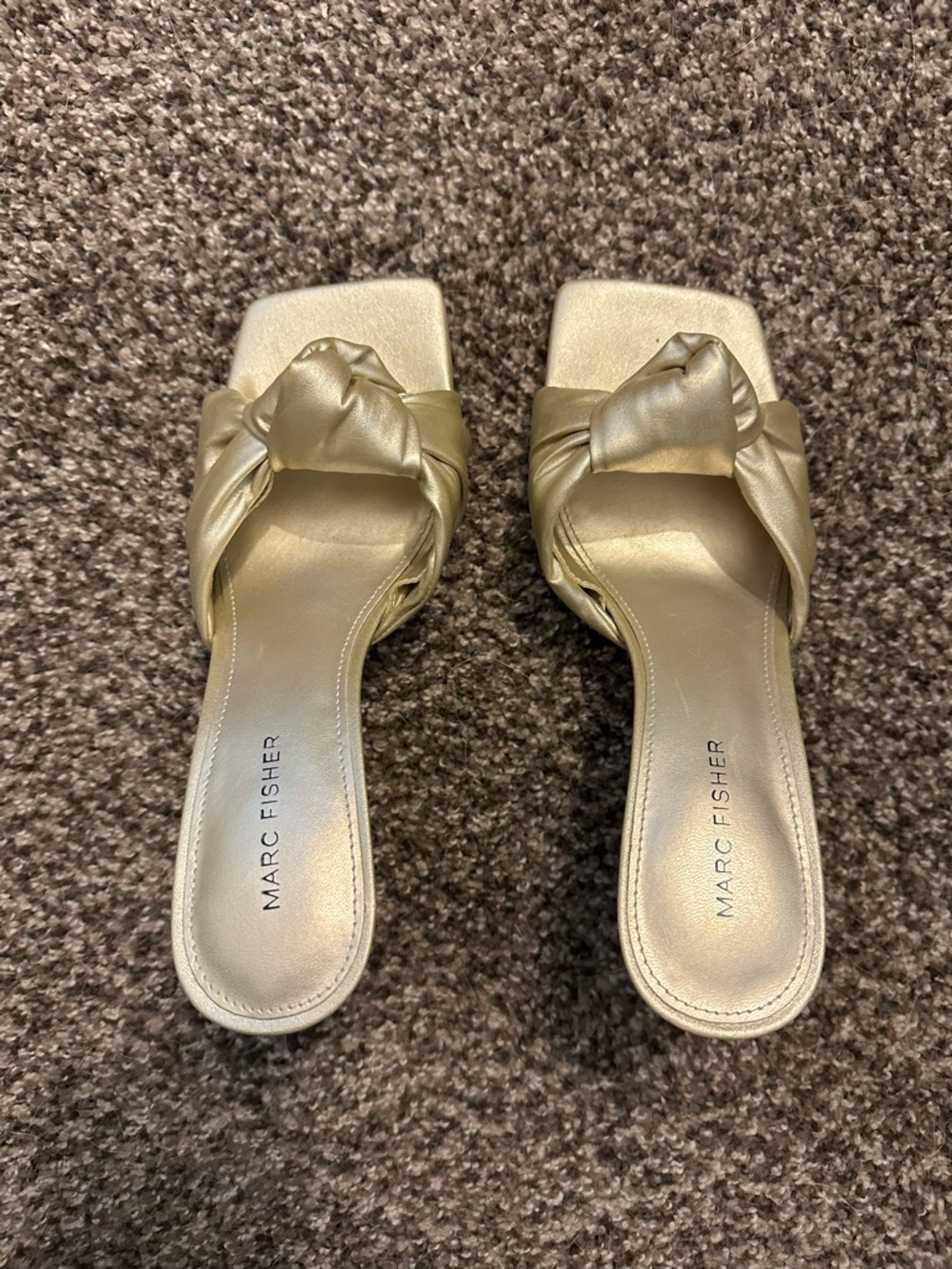 Marc Fisher Dellian Gold Champagne Knotted Slide Mules Heel W8.5